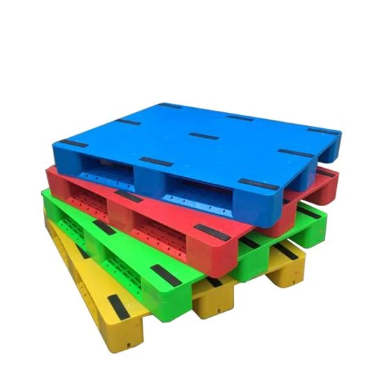 Plastpaller med flat overflate