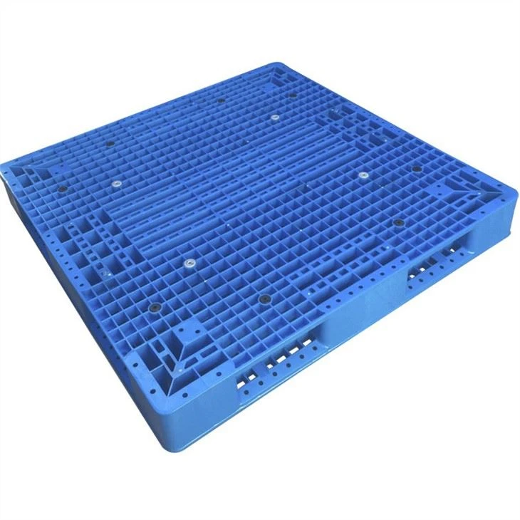 Gjenbrukbare plastpaller